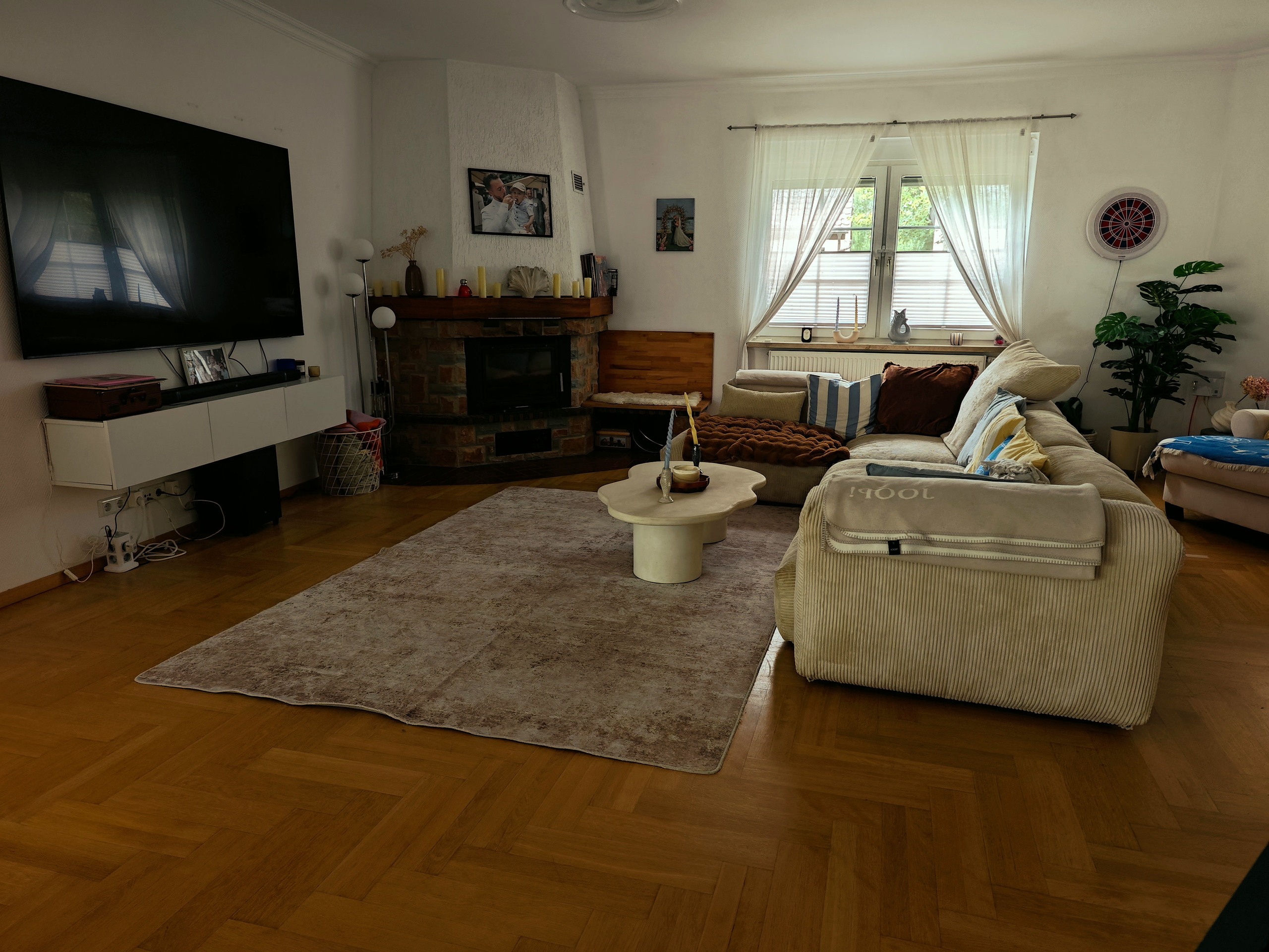 Wohnzimmer mit Kaminofen – Einfamilienhaus am See Brandenburg